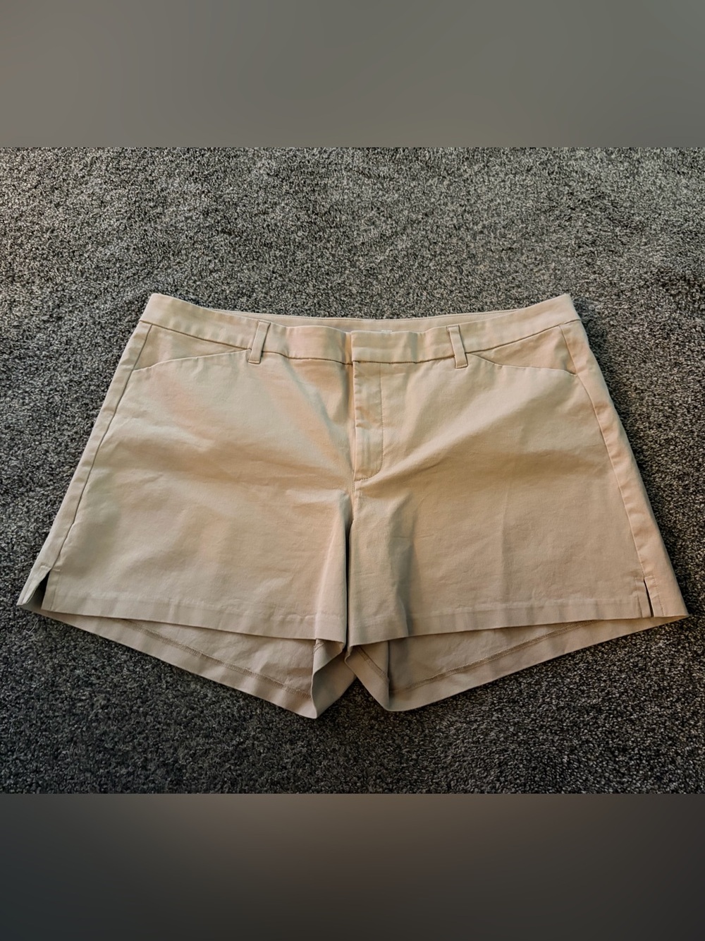 NWOT Old Navy Beige Tailored Women's Shorts